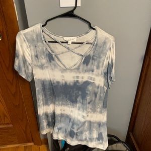 Women’s blue tie dye short sleeved shirt size medium